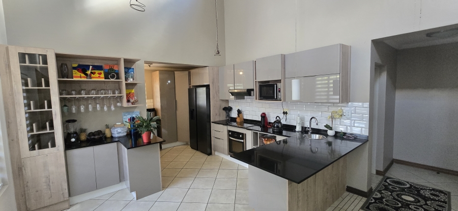 3 Bedroom Property for Sale in Waterval East North West